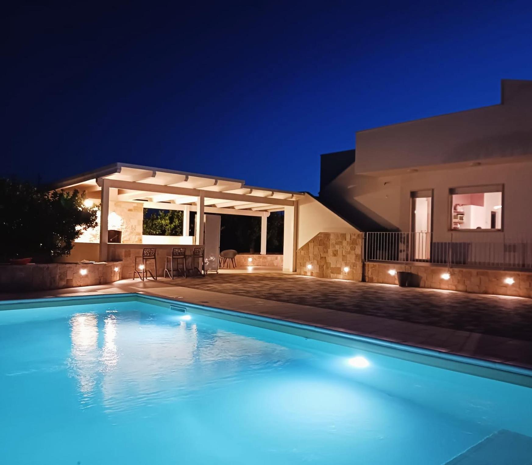 Malia Holiday Villa Conversano Bagian luar foto