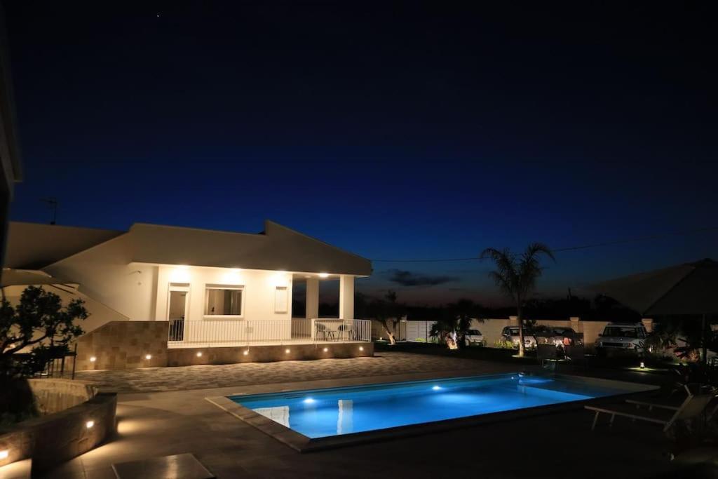 Malia Holiday Villa Conversano Bagian luar foto