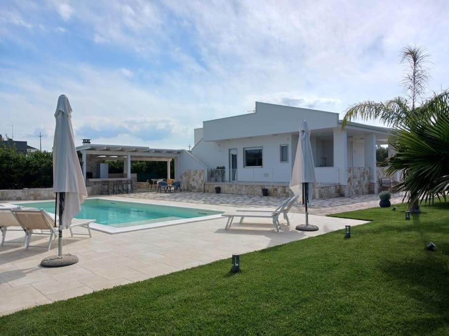 Malia Holiday Villa Conversano Bagian luar foto