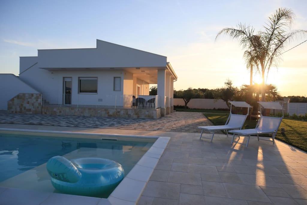 Malia Holiday Villa Conversano Bagian luar foto